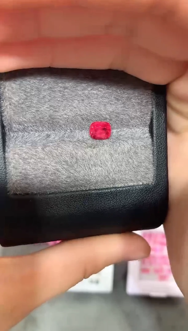 【闪购商品】定制尖晶石裸石未镶嵌枕型 火莲花 1.18ct