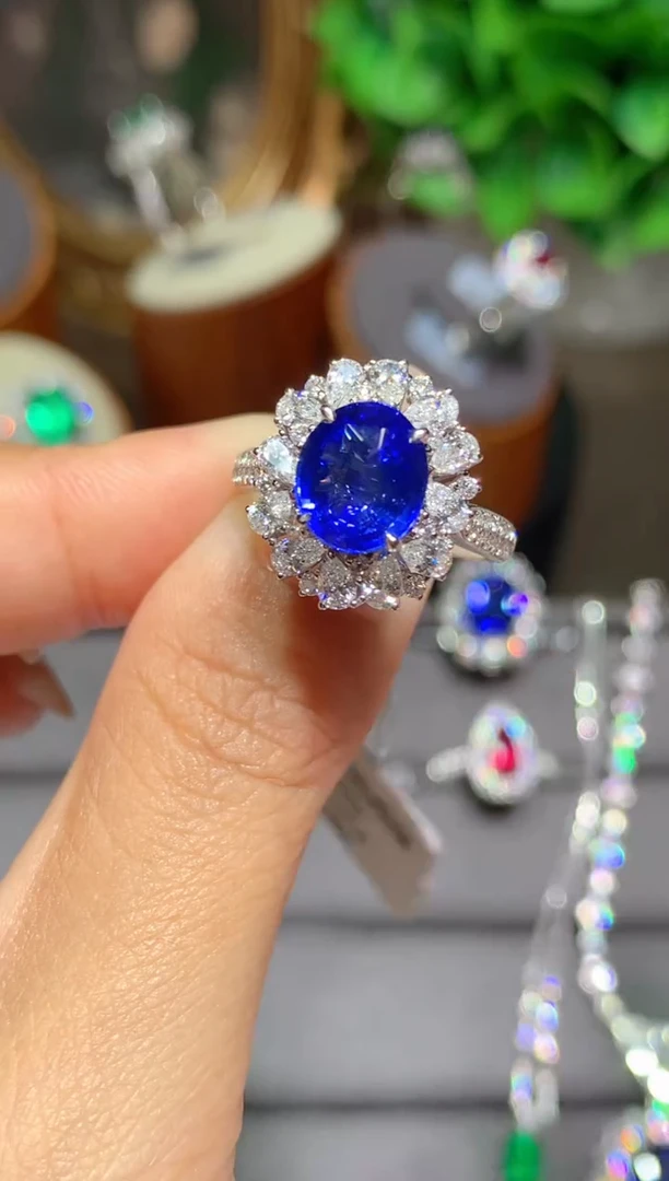 蓝宝石戒指18K金镶嵌2.59CT