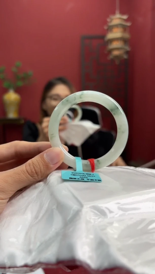 未镶嵌手镯（圆镯）翡翠翡翠手镯6
