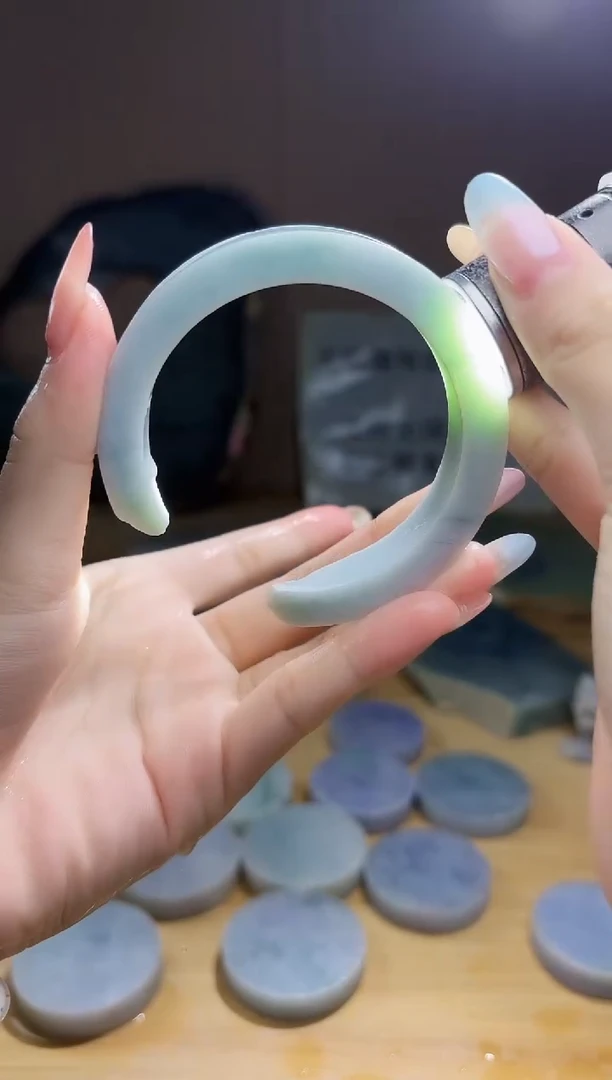 翡翠未镶嵌颈饰翡翠A货 温谭574