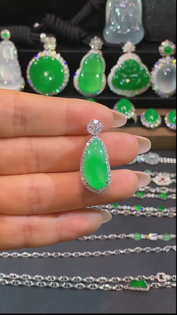 吊坠(不含链)18K金镶嵌翡翠吊坠