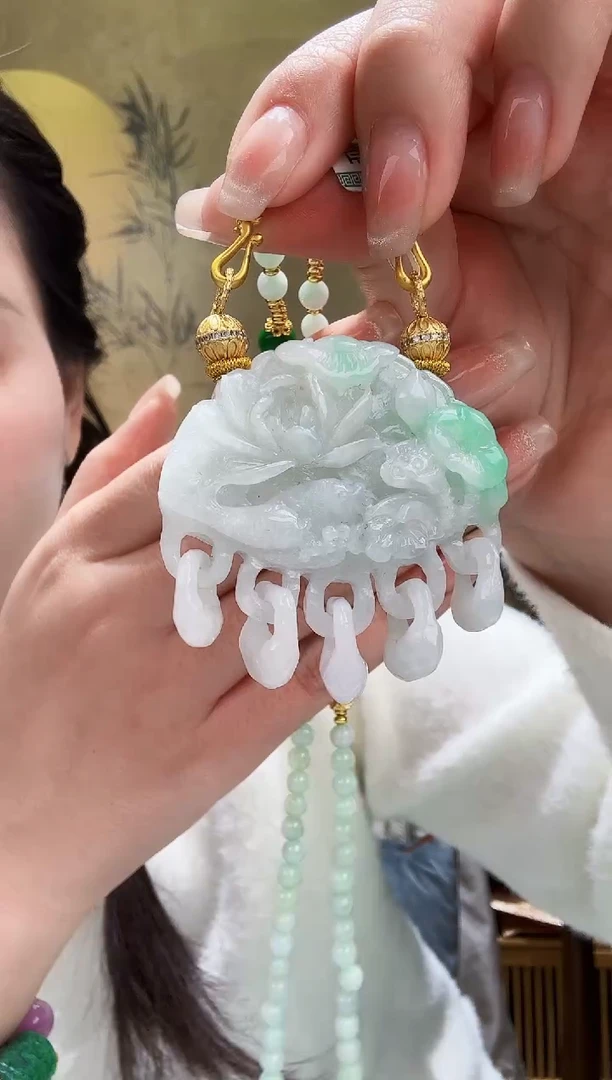 颈饰未镶嵌翡翠吊坠