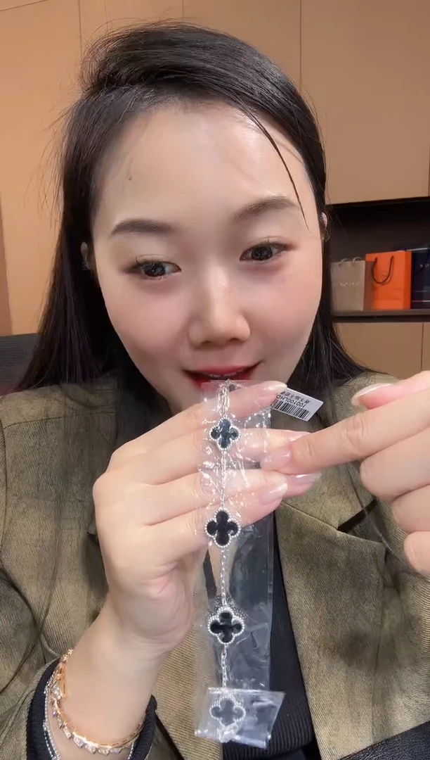 【闪购商品】玛瑙/玉髓手链18K金镶嵌黑色k白，五花手链GHJ