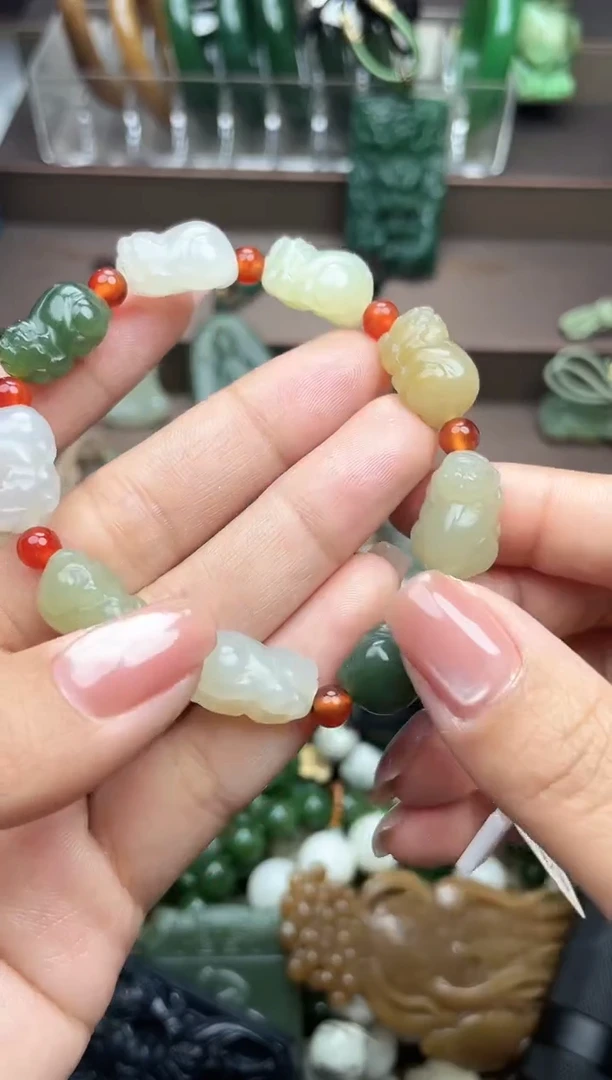 颈饰未镶嵌和田玉未镶嵌和田玉吊坠多样性拍一发一