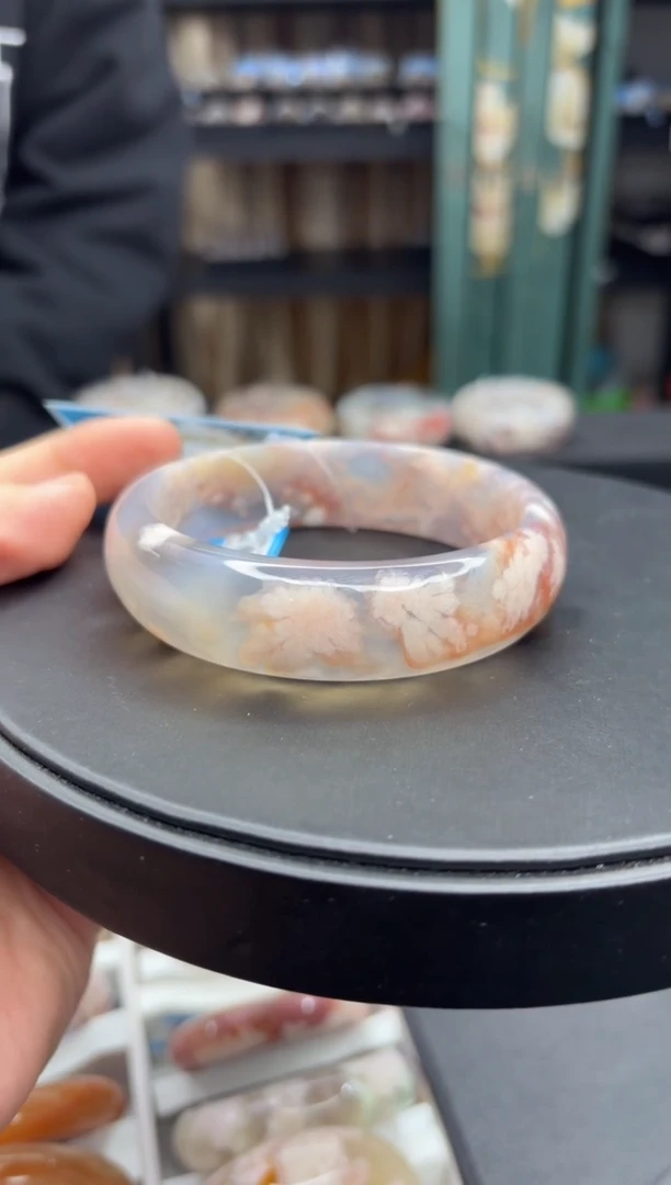 【闪购商品】石英质玉手镯未镶嵌63（68圈）