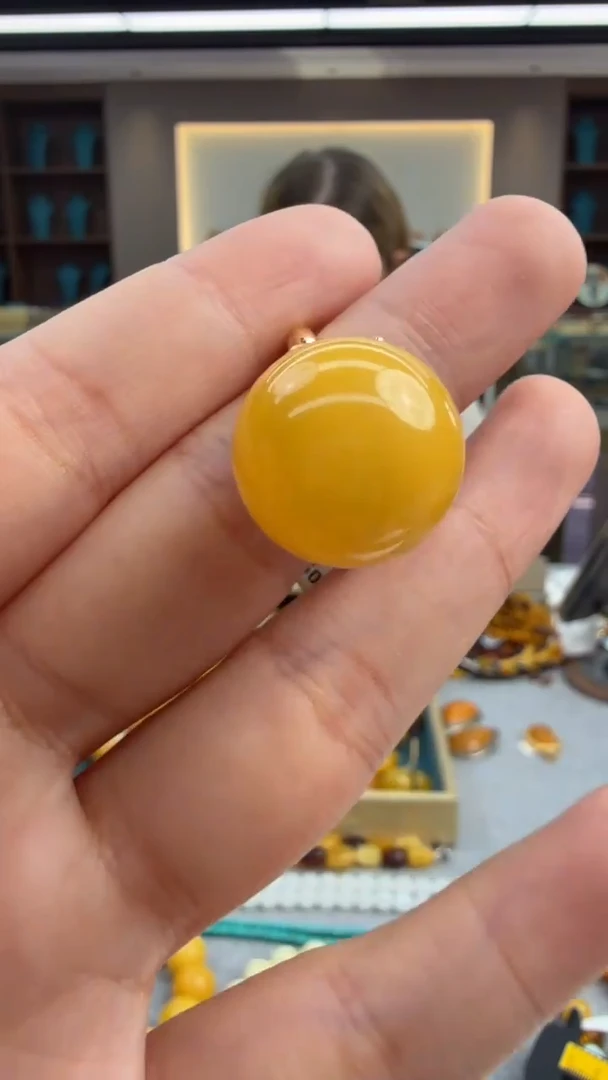 未镶嵌琥珀戒指282秒拍号 假一罚三