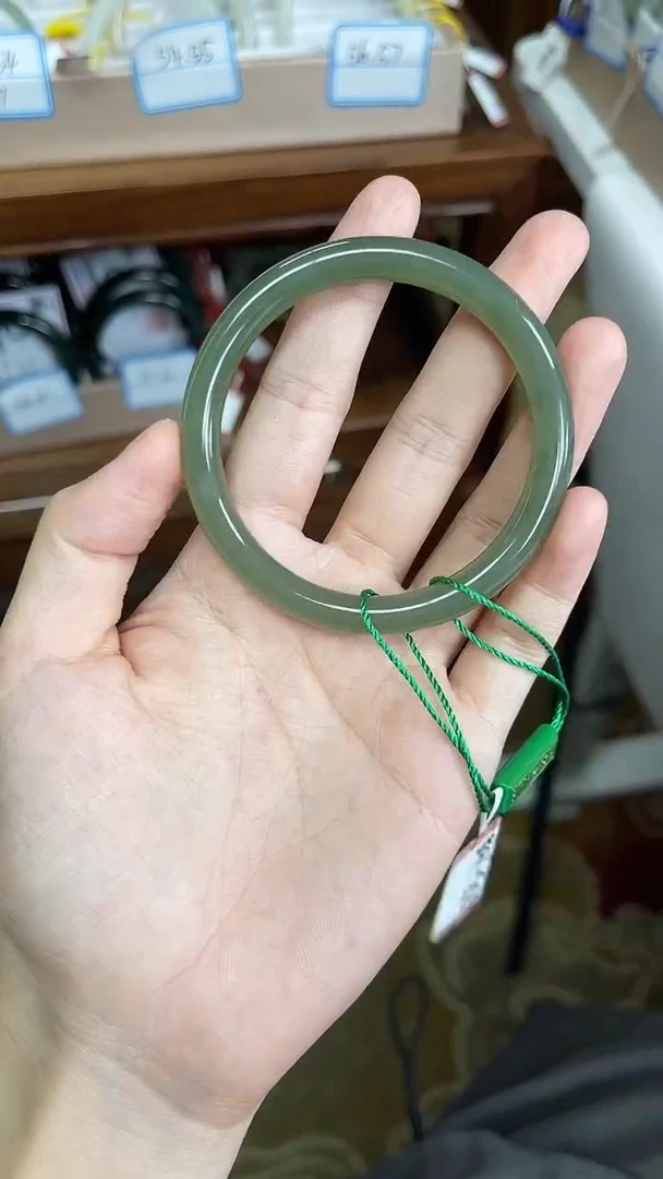 未镶嵌手镯和田玉55