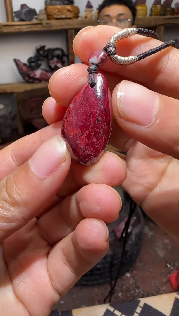 天然辰砂原矿吊坠21