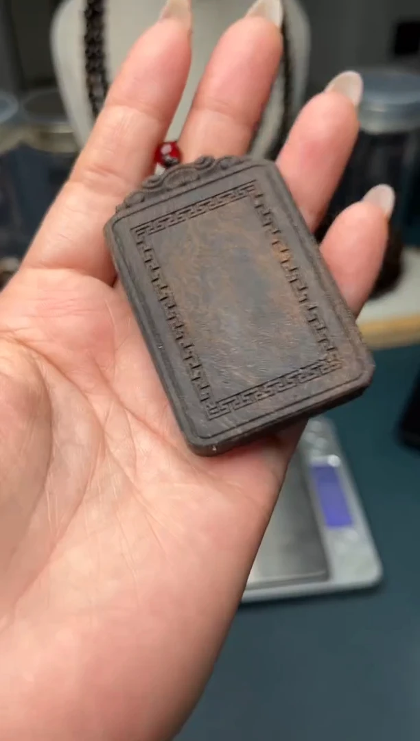 【闪购商品】沉香木吊坠白奇楠雕件