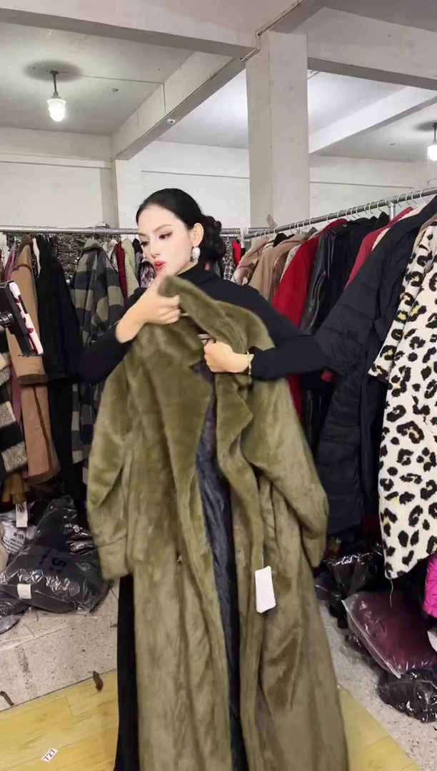 943闪购外套外披马甲打底裤子