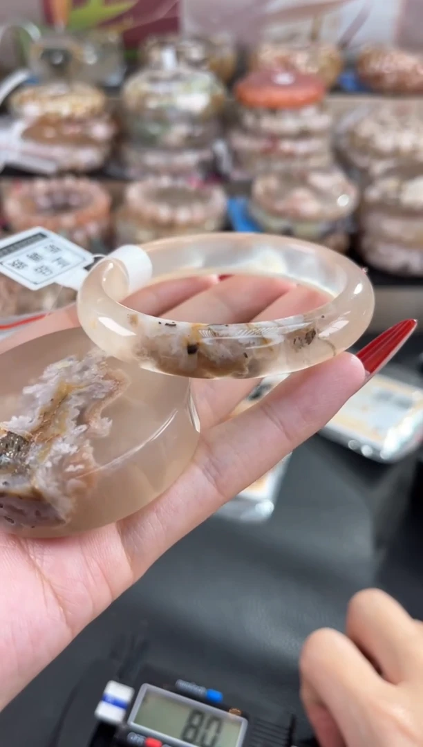 未镶嵌手镯石英质玉54