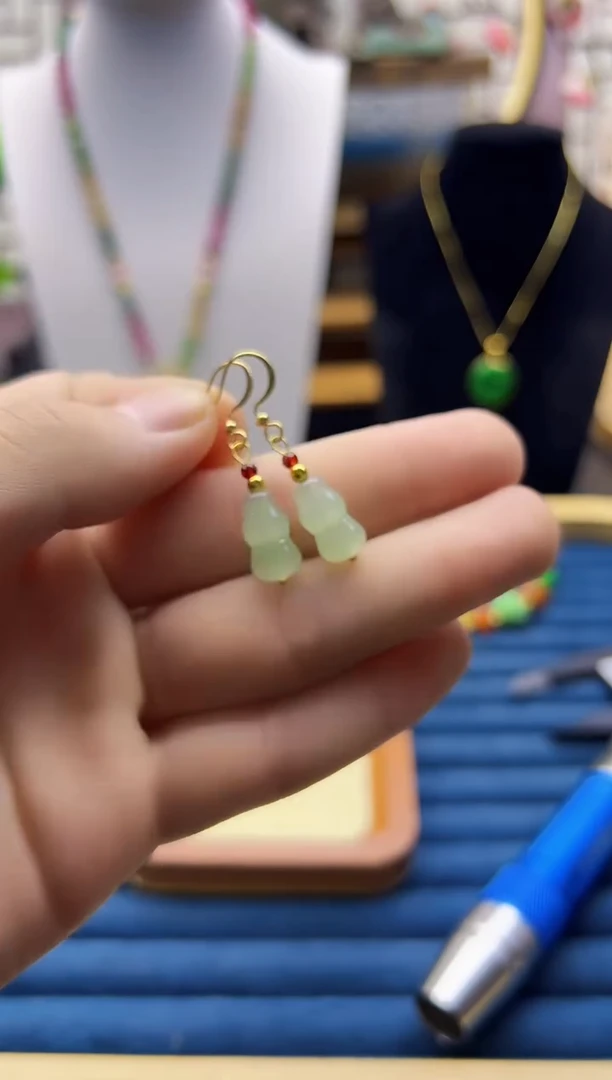 【闪购商品】和田玉耳饰14K金镶嵌E69