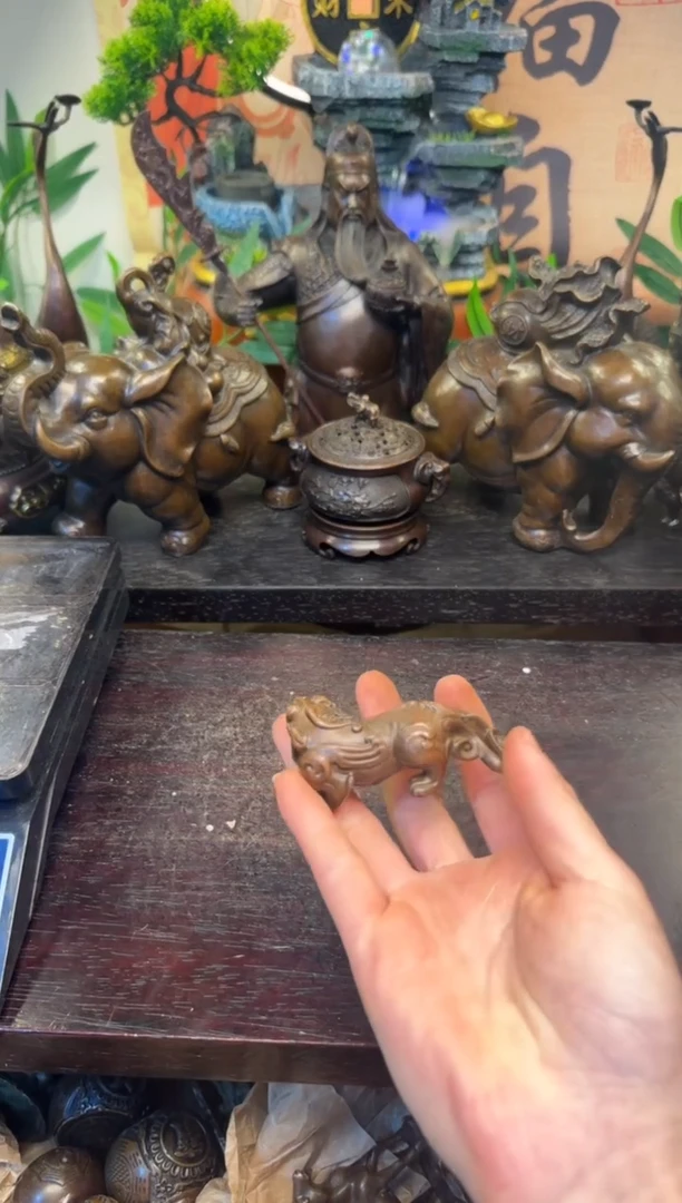 买铜就来旺铜杂货铺！（回头貔貅）