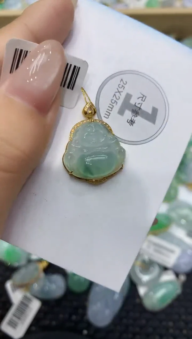 翡翠18K金镶嵌颈饰111111111111