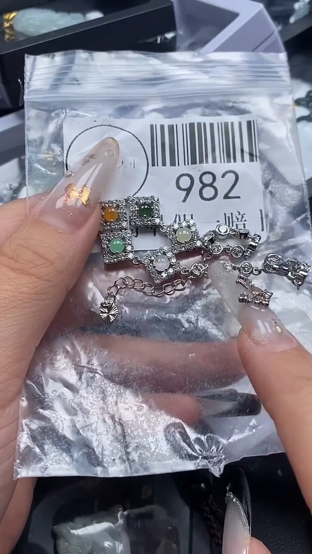 吊坠(不含链)未镶嵌翡翠982