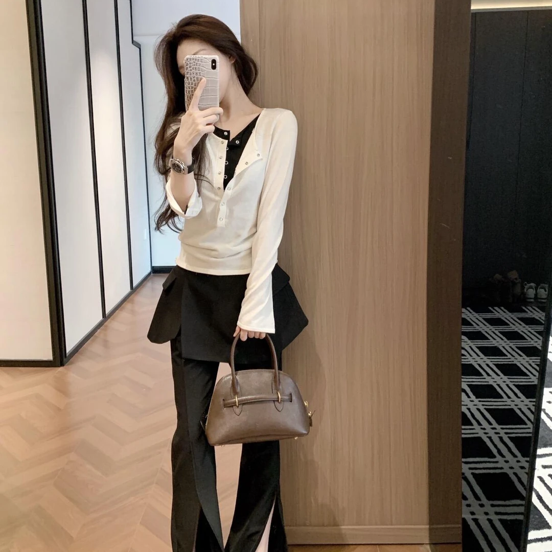 V领假两件长袖T恤女秋季修身内搭打底衫上衣设计感微喇裤两件套