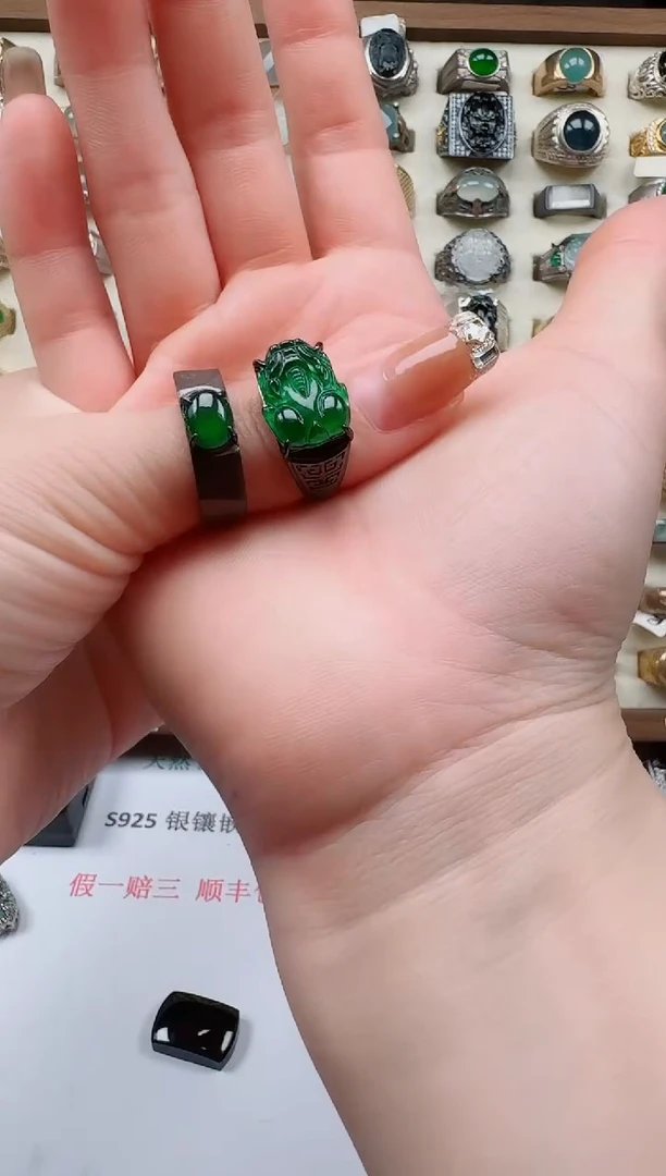 翡翠戒指银S925镶嵌天然翡翠