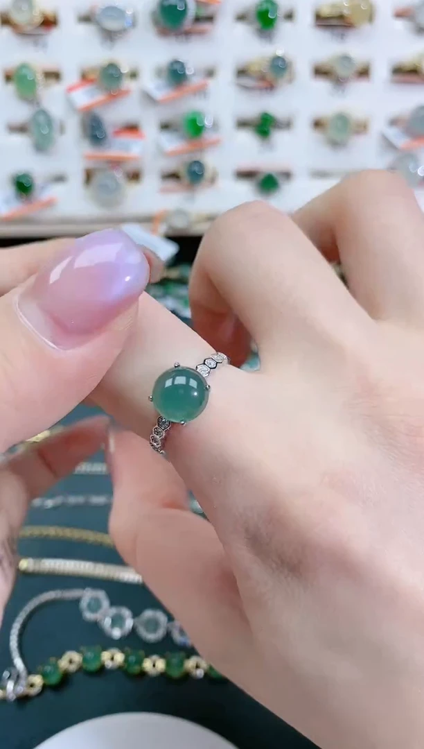 翡翠戒指银S925镶嵌天然翡翠