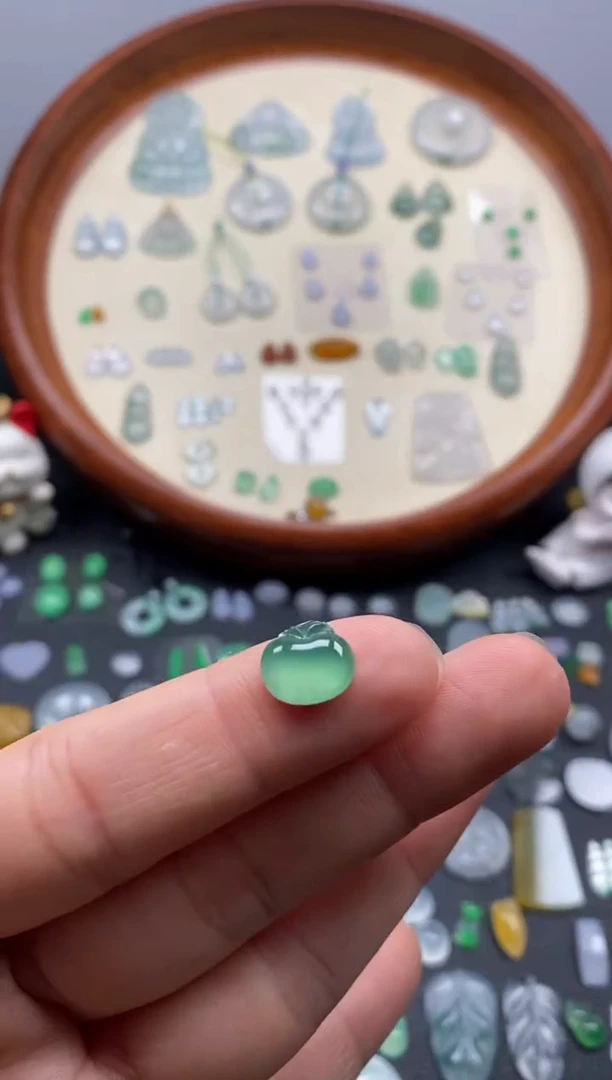 颈饰未镶嵌翡翠果阳緑苹果/芬