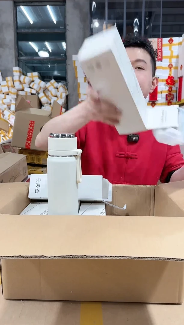 【闪购商品】（黑白颜色不挑）福利小清新真空保温杯一个