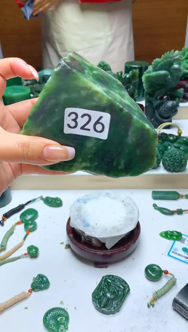 未镶嵌和田玉摆件1