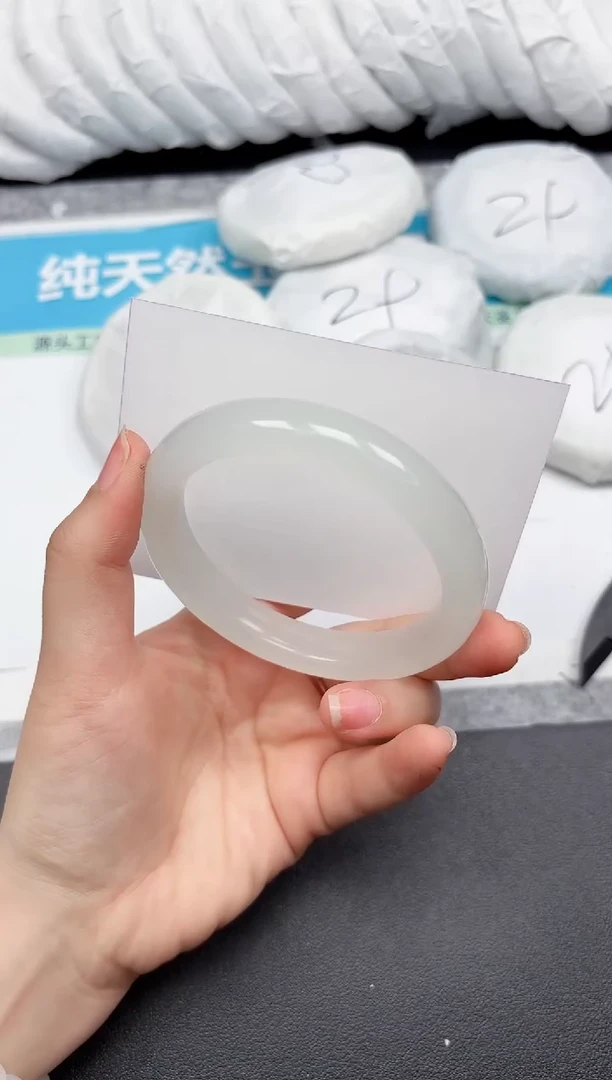 未镶嵌手镯石英质玉252-59.7