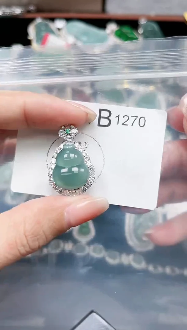 【闪购商品】翡翠颈饰未镶嵌1270赠皮绳