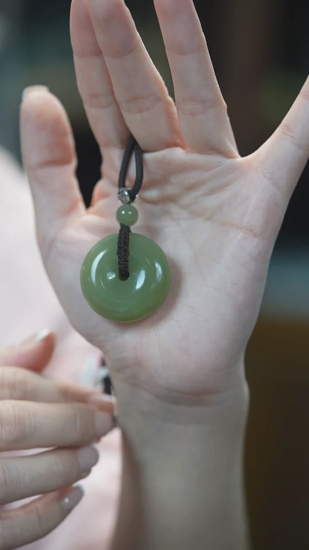 颈饰未镶嵌和田玉平安扣