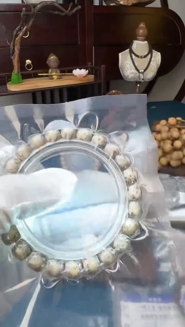 手串星月菩提骨瓷白10x9侧留白