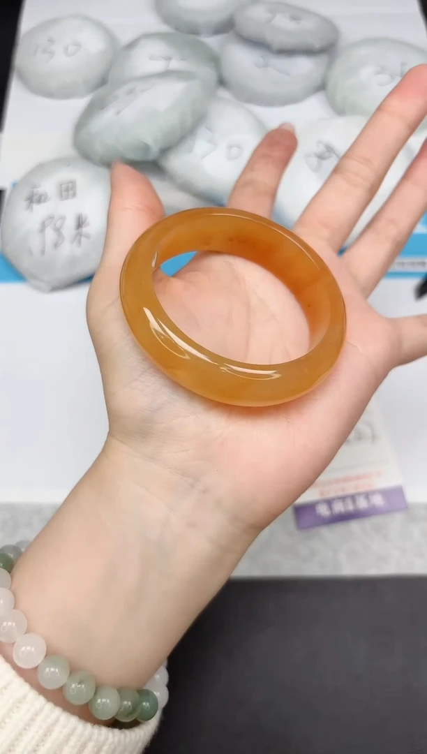 【闪购商品】石英质玉手镯未镶嵌135-50.7