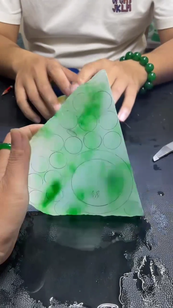 玉冰飘花边角毛坯