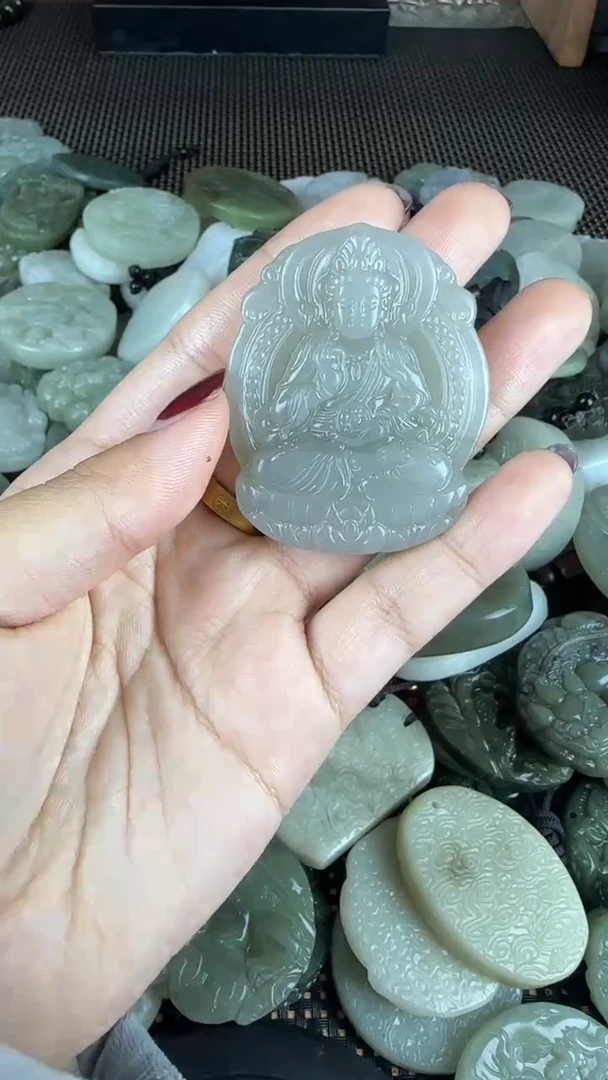 颈饰未镶嵌和田玉1