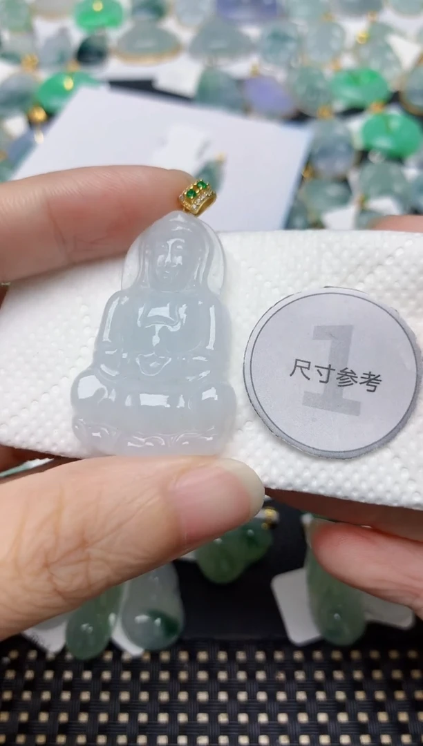 翡翠未镶嵌颈饰天然缅甸A货翡翠
