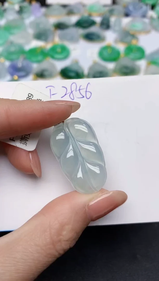 颈饰18K金镶嵌翡翠天然缅甸A货翡翠百元以上9元证书费自理