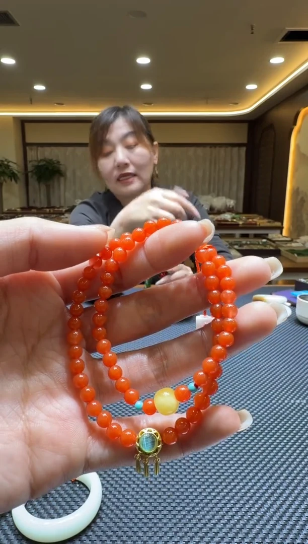 颈饰未镶嵌南红玛瑙手串