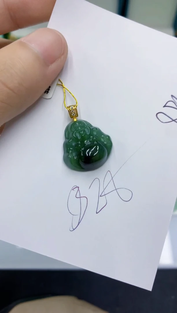 颈饰未镶嵌翡翠翡翠
