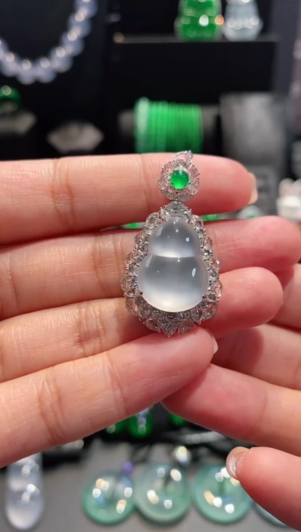 吊坠(不含链)18K金镶嵌翡翠葫芦吊坠5069312