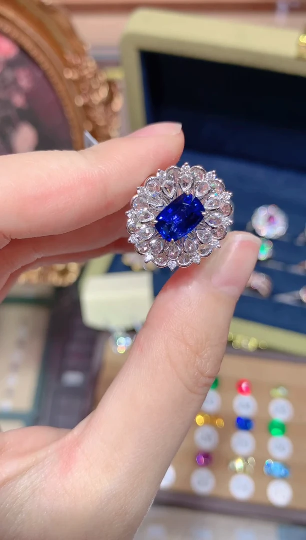 【闪购商品】蓝宝石戒指18K金镶嵌2.06CT   皇家蓝  GRS