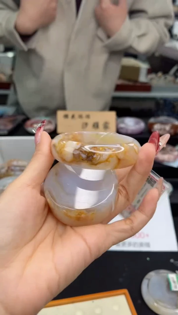 【闪购商品】石英质玉手镯未镶嵌54圈口（赠品镯心）1567110