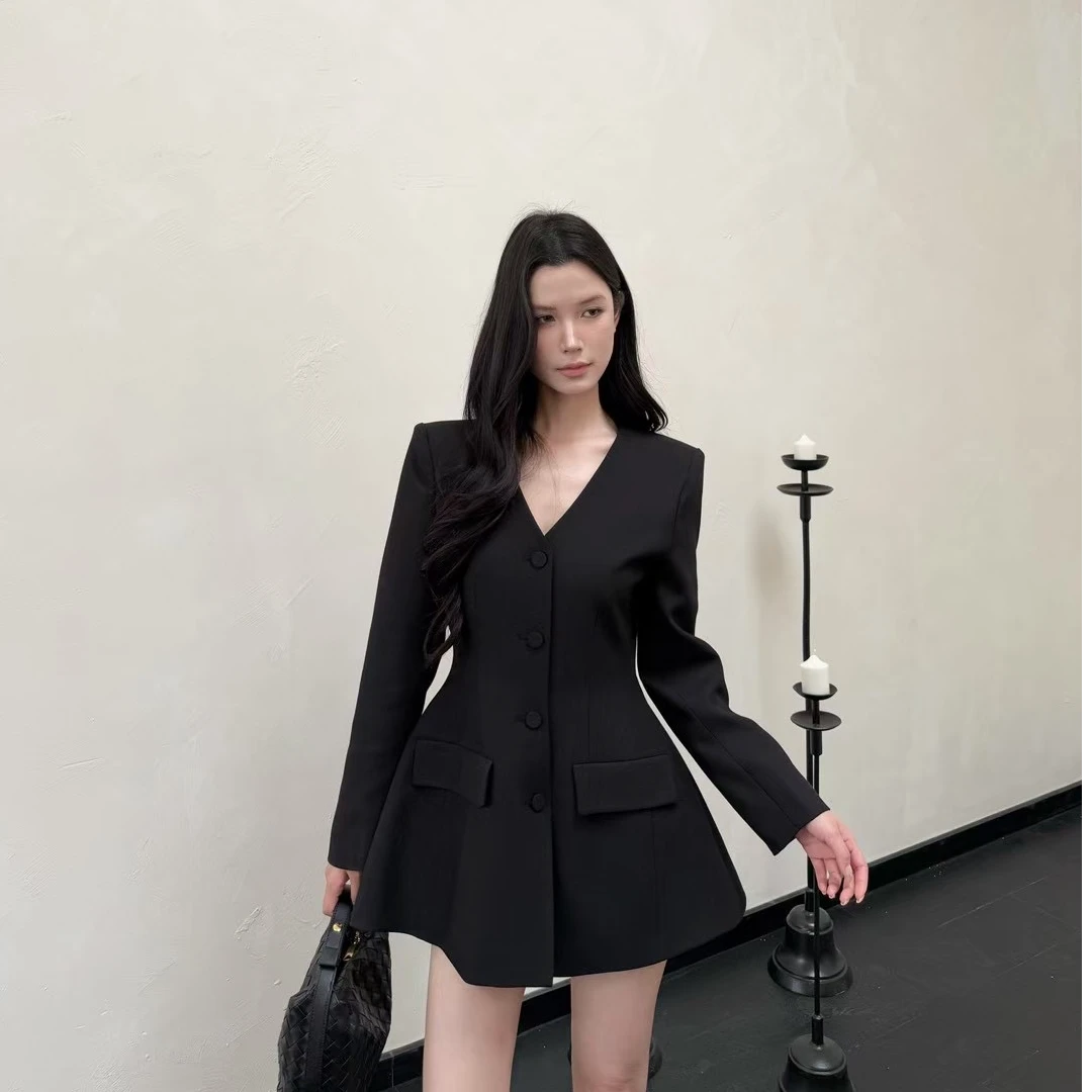 女装西服外套网红气质显瘦设计感黑色小众