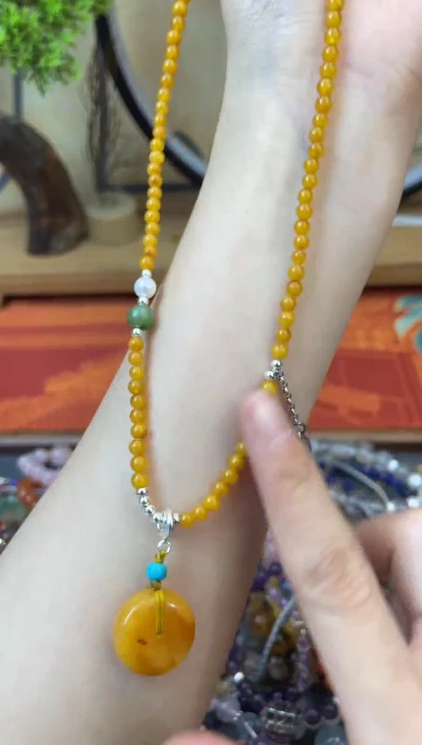 【闪购商品】蜜蜡颈饰银S925镶嵌112手串