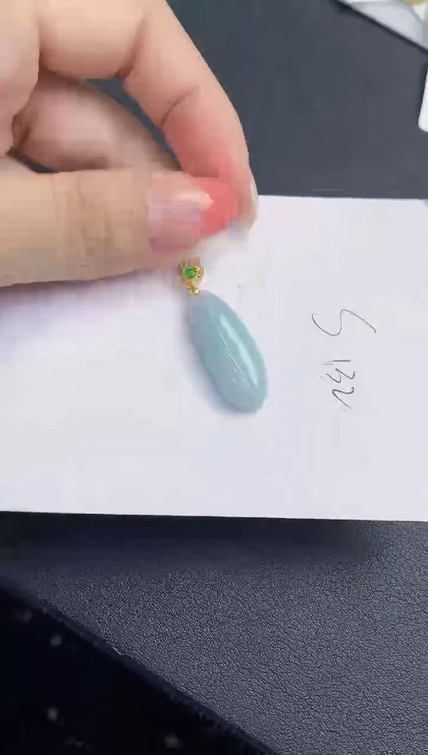 翡翠未镶嵌颈饰缅甸天然翡翠A货