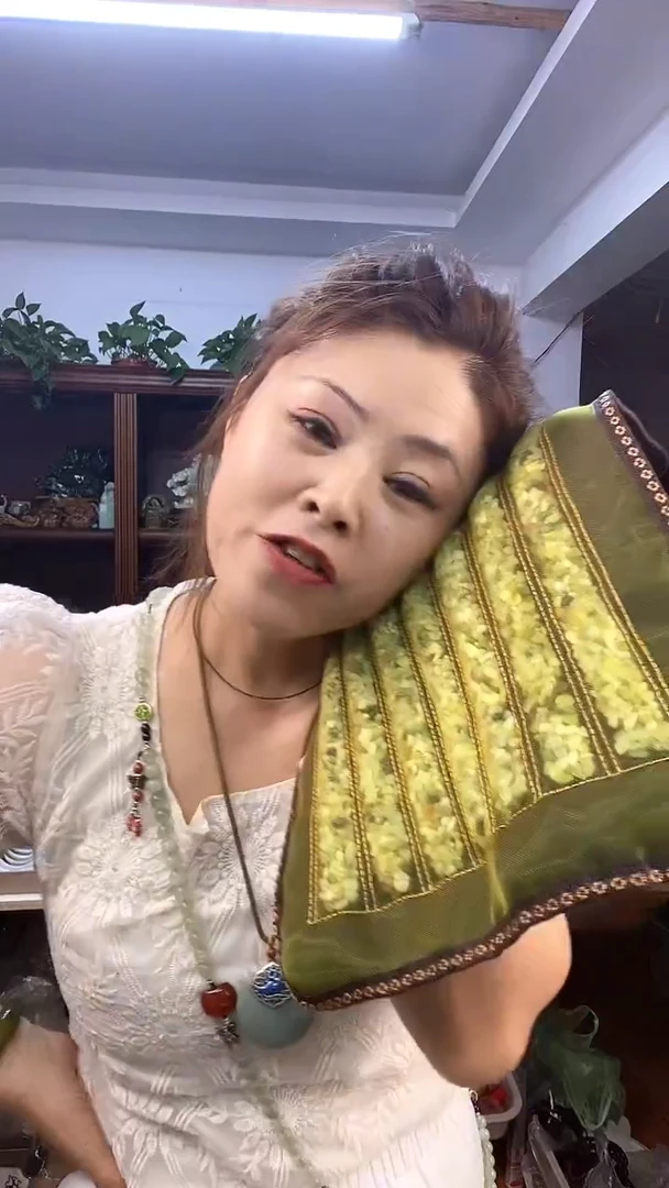 蛇纹石玉未镶嵌枕链多样性发货其中之一