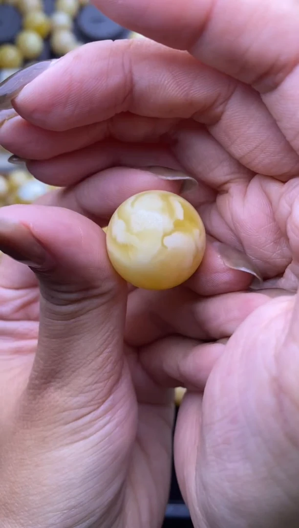 裸石琥珀未镶嵌21.4MM大小姐珠宝62