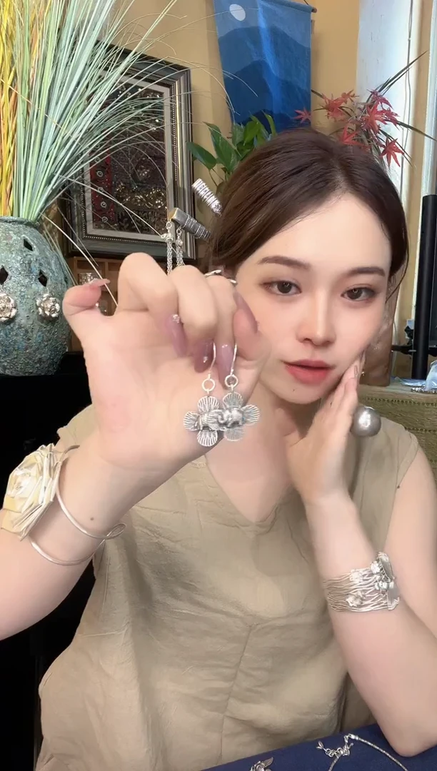 无925银多*乐耳饰