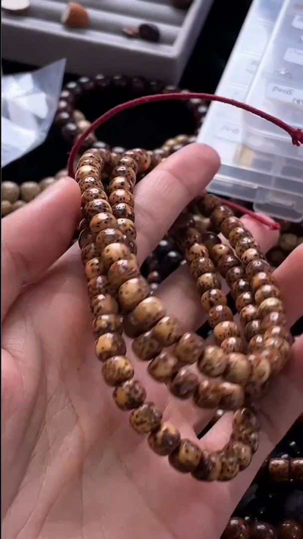 吊坠星月菩提精工级浅珀花皮桶珠7*6长串