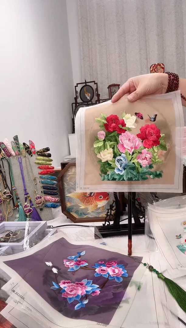 扇子苏绣作品手工团扇