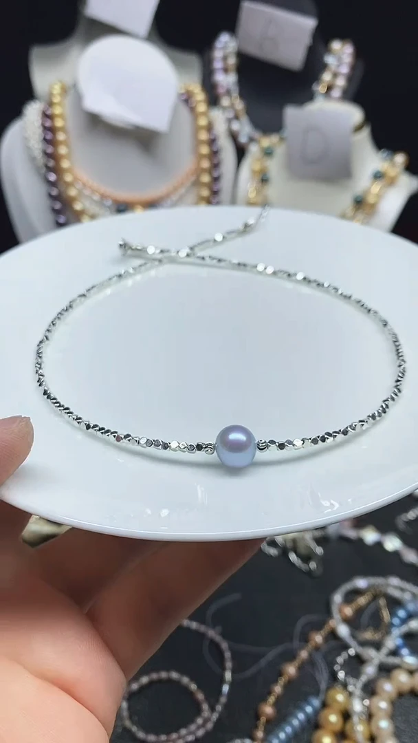 淡水珍珠未镶嵌颈饰人