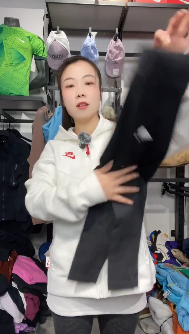 1592闪购编码  阿迪运动卫衣裤以直播间过款为准 尺码140