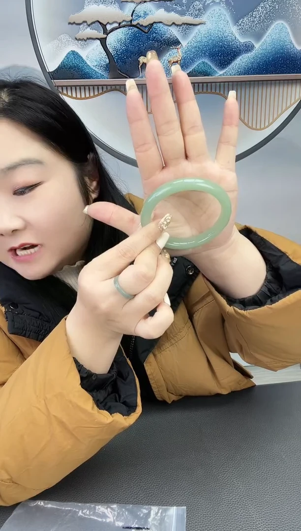 未镶嵌密玉绿镯子密玉（石英质玉）知*知否